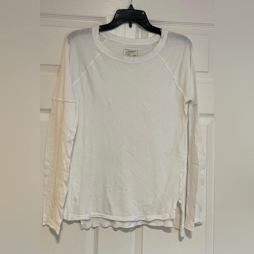 Current/Elliott distressed, casual white long sleeve tee shirt. Size Small.